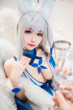 [COS福利] 微博妹子Momoko葵葵 - 信浓礼服(30P)-COS