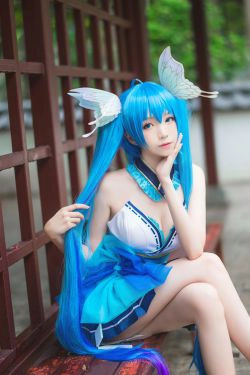 [COS福利] 长腿Coser青青子Js - 初音未来(9P)-COS
