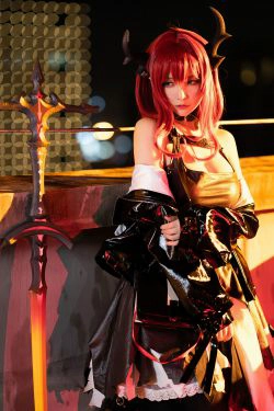 [COS福利] Coser小姐姐星之迟迟 - 明日方舟《史尔特尔》(20P)-COS