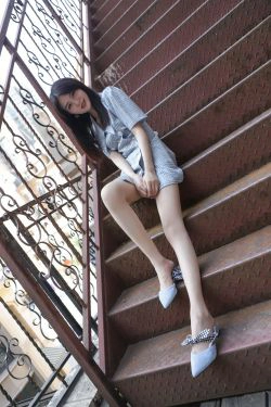 [思话SiHua] SJ022 筱蝶 楼梯道的学院女神(46P)-美腿