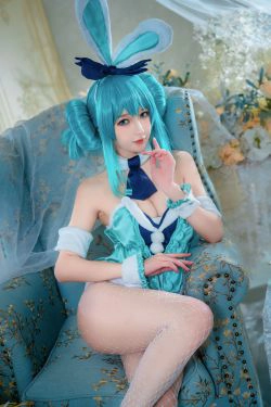 [COS福利] 动漫博主阿包也是兔娘 - 白兔miku(28P)-COS