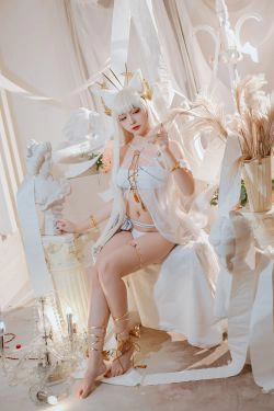 [COS福利] 人气Coser二佐Nisa - 方舟白金泳装(16P)-COS