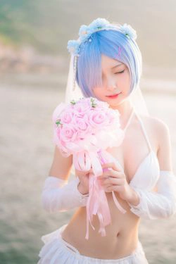 [COS福利] 橙子喵 - 蕾姆海边婚纱花嫁(18P)-婚纱,海边