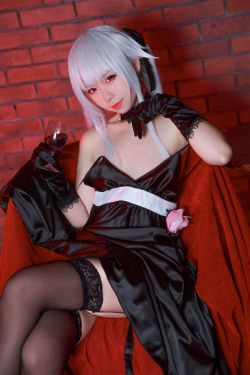 [网红COSER写真] 动漫博主G44不会受伤 - 雾枝黑裙礼服(13P)-COS