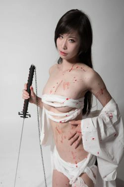 [网红COSER写真] 动漫博主爱老师_PhD - 束缚(31P)-RT