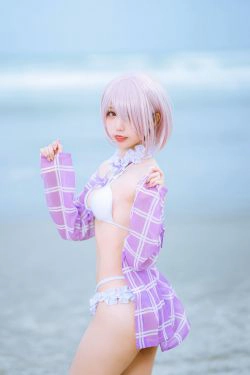 [网红COSER写真] 动漫博主果咩酱w - 海边玛修(35P)-海边