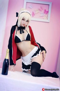 [网红COSER写真] Coser小姐姐Potato Godzilla - Saber Alter Maid(42P)-COS