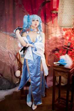 [网红COSER写真] 动漫博主阿包也是兔娘 - 少女前线 PA15翠雀媚(31P)-COS