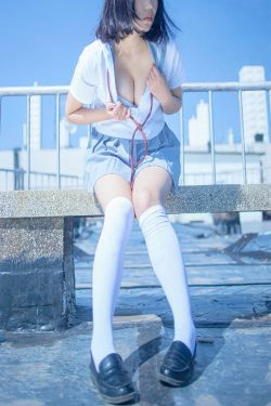 [网红COSER写真] 微博妹子 汐 - 天台JK(40P)-JK