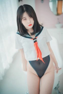 [DJAWA]  Zia - Swimming Lessons 写真套图(47P)-泳装