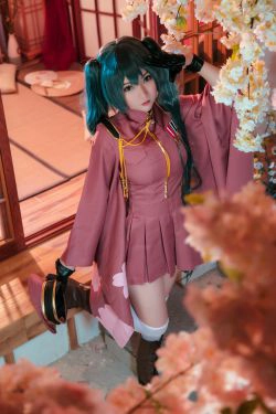 [网红COSER写真] Coser小姐姐Potato Godzilla - Miku Senbonzakura(24P)-COS