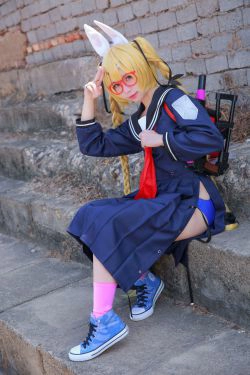 [网红COSER写真] 动漫博主G44不会受伤 - 旋风校服(21P)-COS
