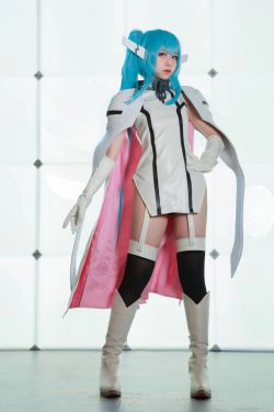 [网红COSER写真] 动漫博主G44不会受伤 - 妮姆芙(16P)-COS