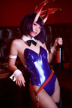 [网红COSER写真] 动漫博主G44不会受伤 - 酒吞兔女郎(16P)-兔女郎