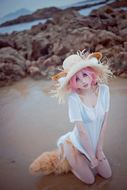 [网红COSER写真] 周叽是可爱兔兔 - 小玉泳装(23P)-海边