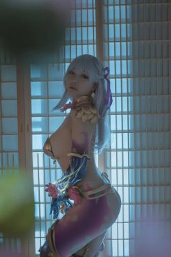 [网红COSER写真] 性感Coser三刀刀Miido - 伽摩2(19P)-COS