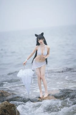 [网红COSER写真] 动漫博主封疆疆v - 爱宕泳装(14P)-海边