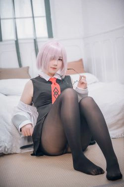 [网红COSER写真] 微肉感萌妹是本末末 - 玛修常服＆猫咪下着(40P)-COS