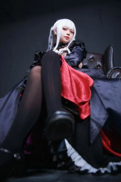 [网红COSER写真] 动漫博主G44不会受伤 - 雾枝长裙(13P)-COS