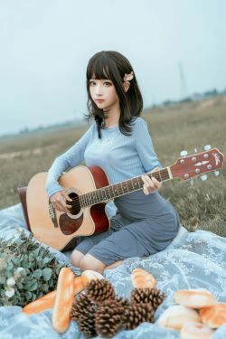 [网红COSER写真] 动漫博主蠢沫沫 - 吉他妹妹(50P)-翘臀,xiong