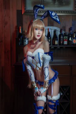 [网红COSER写真] 动漫博主阿包也是兔娘 - 贞德兔女郎(25P)-COS