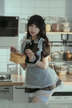 [网红COSER写真] 云溪溪 - 奶桃女仆(40P)-女仆,厨娘
