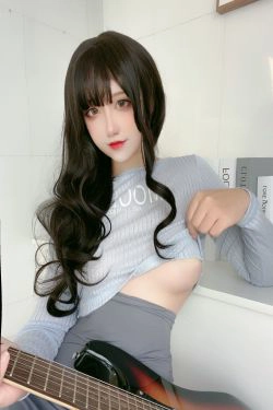 [网红COSER写真] 动漫博主九曲Jean - 吉他妹妹(40P)-妹子