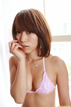柏木美里《大人気トップRQが仕掛ける限界ポーズ》 [DGC] NO.1035(100P)-短发,妩媚
