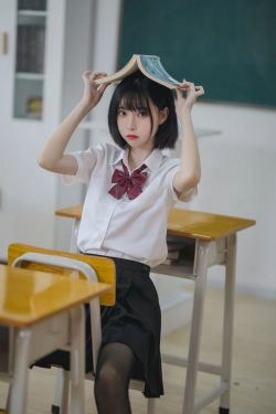 [福利COS] 许岚 - 教室jk黑丝(40P)-校服,萝莉,黑丝