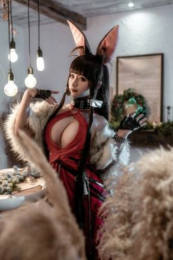 [福利COS] 动漫博主蠢沫沫 - 碧蓝航线 赤城(40P)-兔女郎