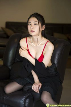 三井麻由\/繭《今年は映画も公開された繭の限界セクシー!》 [DGC] NO.1187(100P)-日本,福利