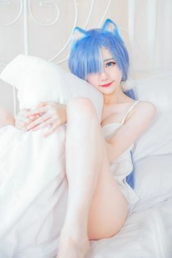 [网红COS] Sally Dorasnow - Rem White Kitty(49P)-COS