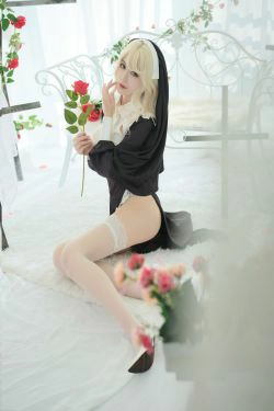 [网红COS] 一米八的大梨子 - 修女(36P)-COS