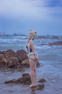 [网红COS] 人气Coser二佐Nisa - 碧蓝 玛丽罗斯泳装(11P)-海边,COS