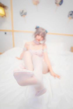 [网红COS] 萝莉神楽板真冬 小公主(8P)-COS