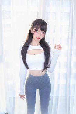 [网红COS] 萝莉神楽板真冬 瑜伽少女(75P)-翘臀,紧身裤