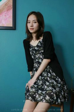 [IESS异思趣向]  模特：小六《碎花短裙》(89P)-肉丝,连衣裙,美腿