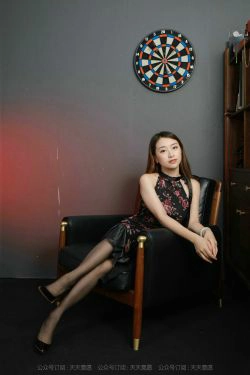 [IESS异思趣向]  模特：小婕《挂脖连衣裙》(105P)-连衣裙,美腿,黑丝