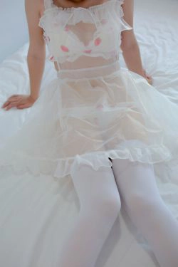 [福利COS] FBG - 草莓白纱(101P)-萝莉