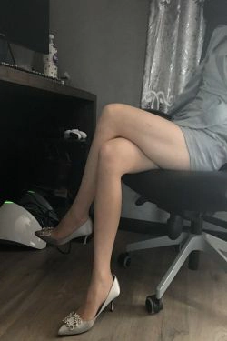 [福利COS] 丝足博主麋鹿_Monroe 2020.04.15 御姐薄丝(32P)-肉丝