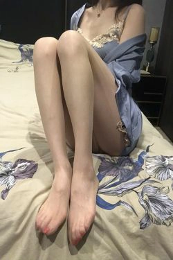 [福利COS] 丝足博主麋鹿_Monroe 2020.04.15 蜜臀丝秀(29P)-丝袜,少妇