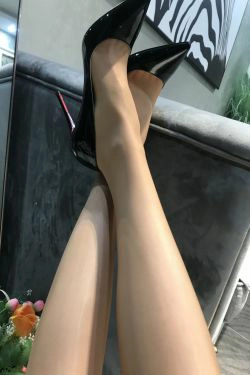 [福利COS] 丝足博主麋鹿_Monroe 2020.05.13 恋恋丝情(50P)-丝袜,少妇
