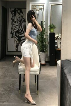 [福利COS] 丝足博主麋鹿_Monroe 2020.05.28 情趣自拍(20P)-丝袜