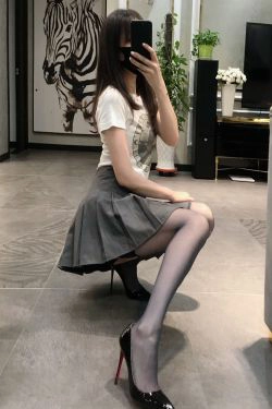 [福利COS] 丝足博主麋鹿_Monroe 2020.06.09 黑蕾丝半筒袜(16P)-丝袜美腿