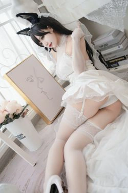 [福利COS] 动漫博主小仓千代w - 爱宕婚纱(20P)-COS