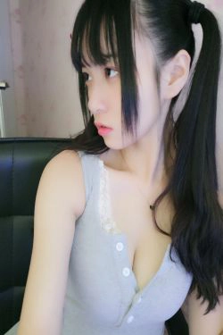 [福利COS] 双马尾少女赛高酱作品 - 露脸灰色裙子(23P)-马尾,萝莉