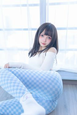 [福利COS] 萝莉神楽板真冬 - 蓝白格(75P)-紧身裤