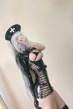 [福利COS] 动漫博主小仓千代w - 暗黑护士自拍(40P)-COS