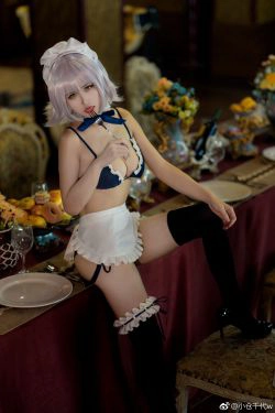 [福利COS] 动漫博主小仓千代w - 黑贞女仆(9P)-女仆