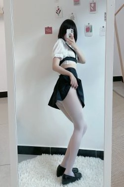 [福利COS] 动漫博主田璐璐 - 白丝短裙(100P)-白丝